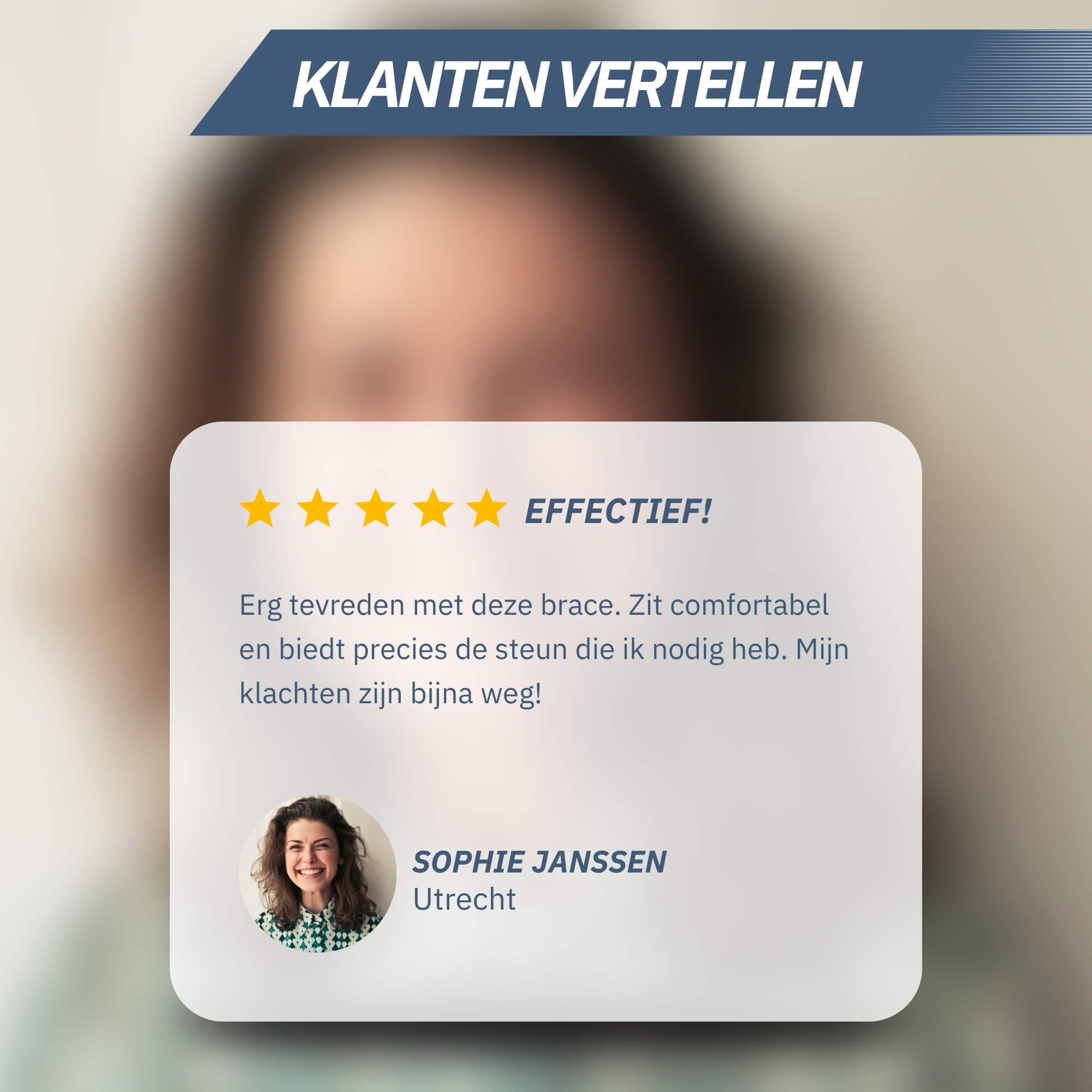 Klantervaring voor een kniebrace met sterren en tekst.