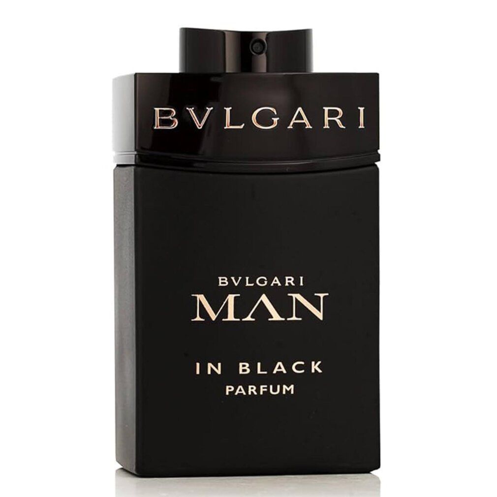 Zwarte glazen fles met zilveren belettering: BVLGARI MAN IN BLACK PARFUM.