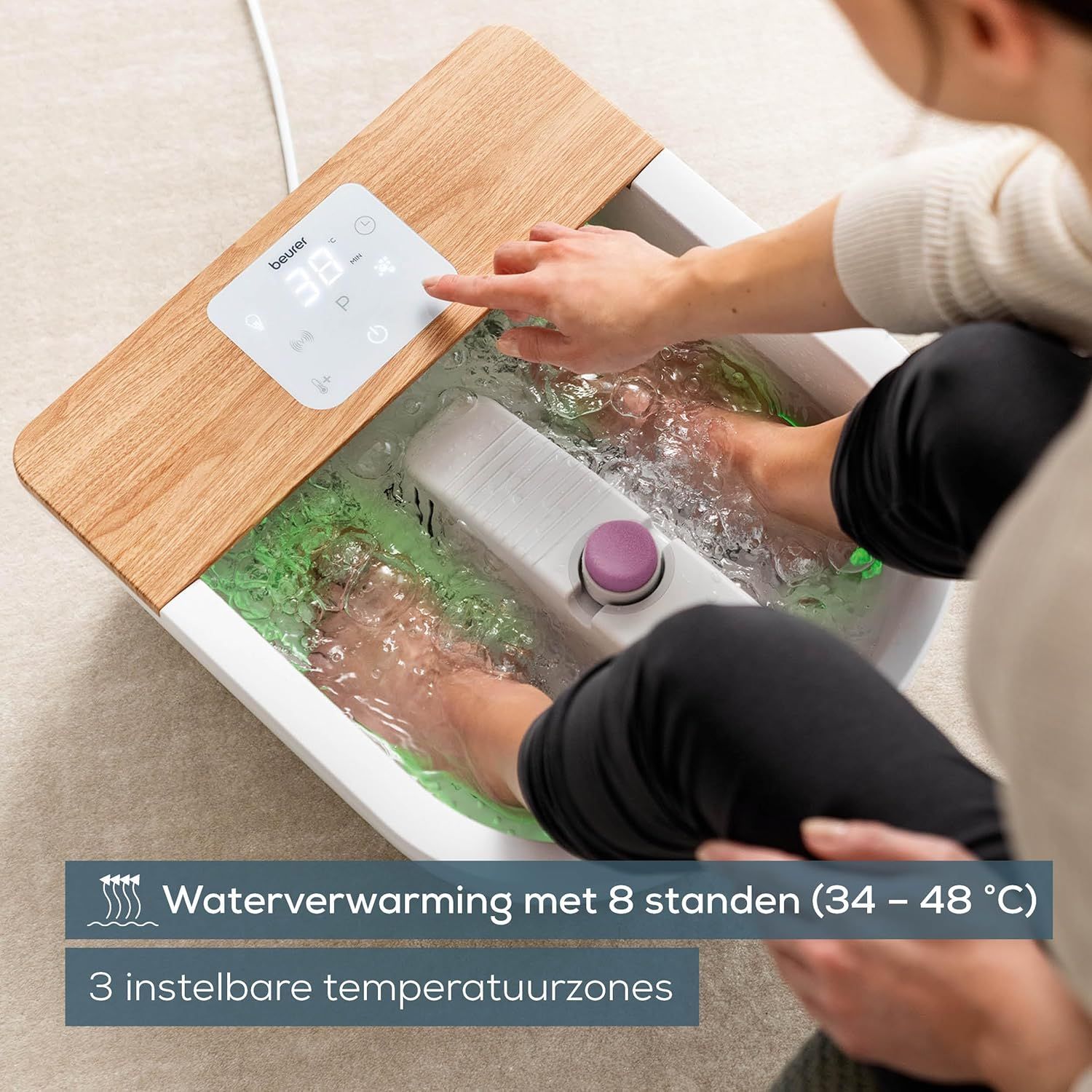 Voetenbad met bruisfunctie, bubbelmassage, waterverwarming en houten accenten.