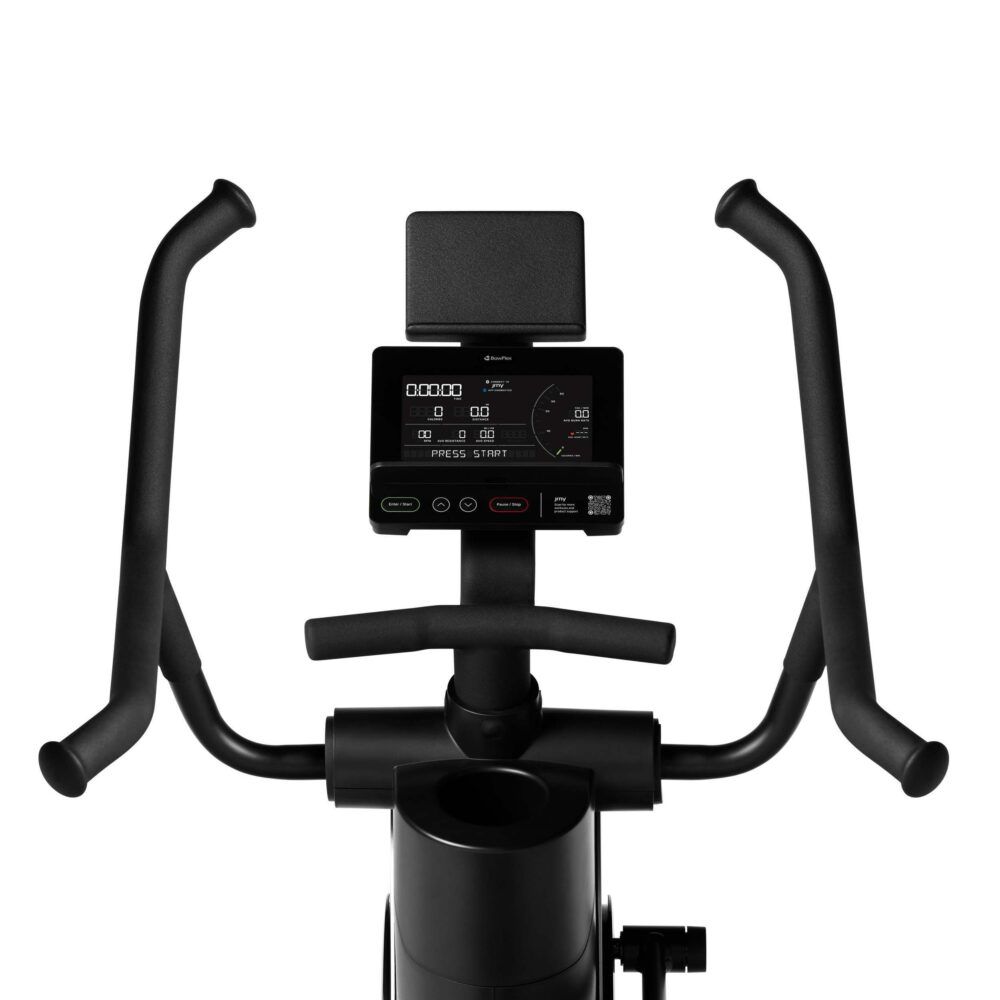 Fitnessapparaat, detailweergave. Zwarte handgrepen, display met weergave. Zwart frame.
