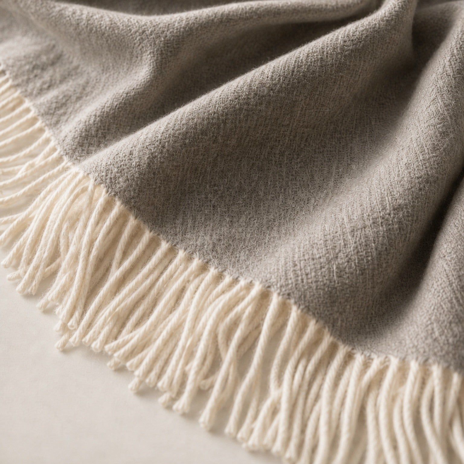Werpdeken 130x170 cm Cotton Blend Taupe | Lichtgewicht Deken 250 g/m² voor Bank en Bed