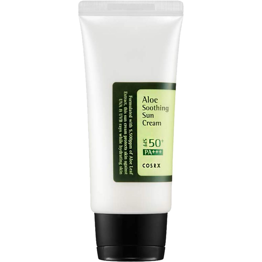 Witte tube met zwarte dop. Opschrift: Aloe Soothing Sun Cream, SPF 50+ PA+++, COSRX.