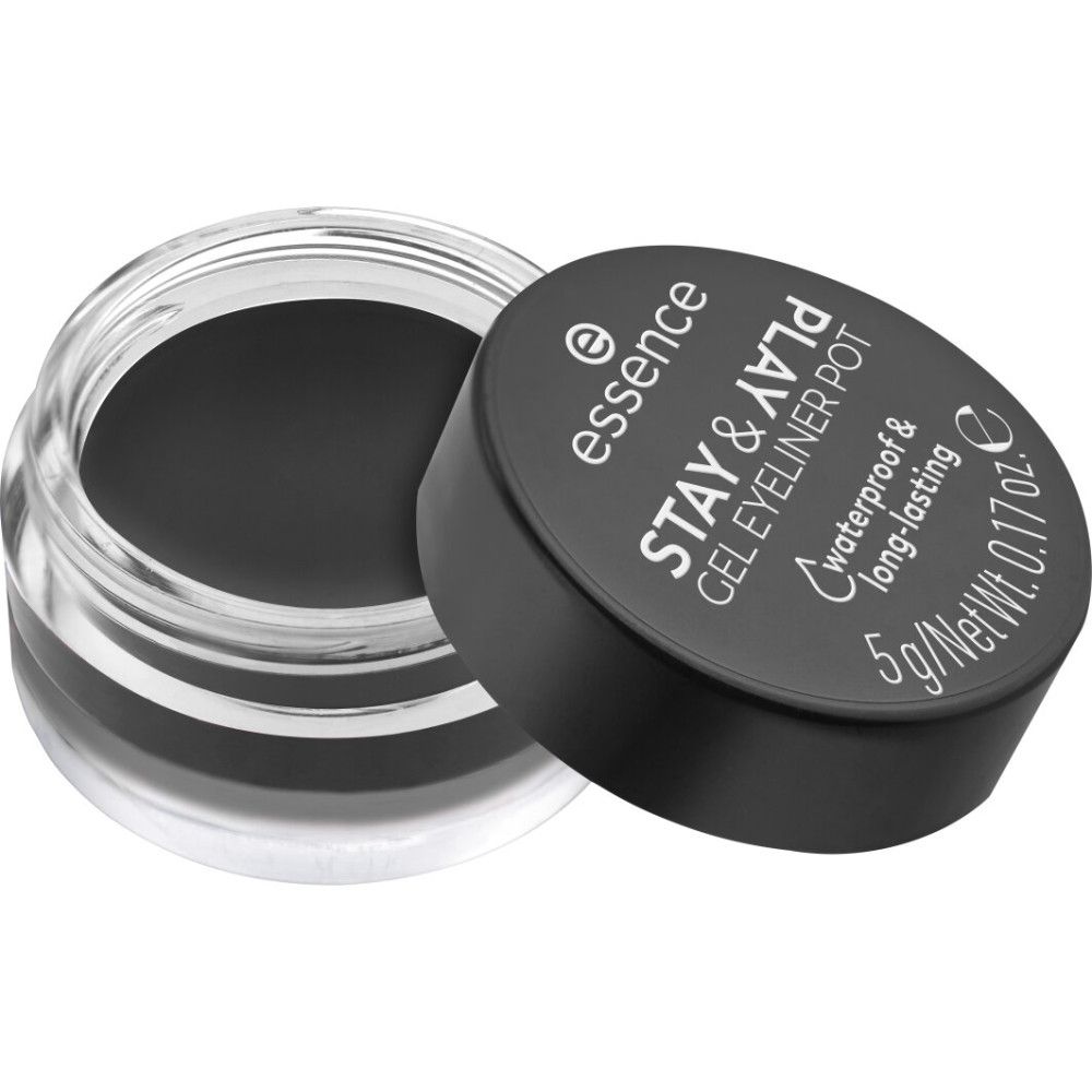 Pot de gel eyeliner noir ouvert. Le couvercle porte la mention "Essence Stay & Play Gel Eyeliner Pot".