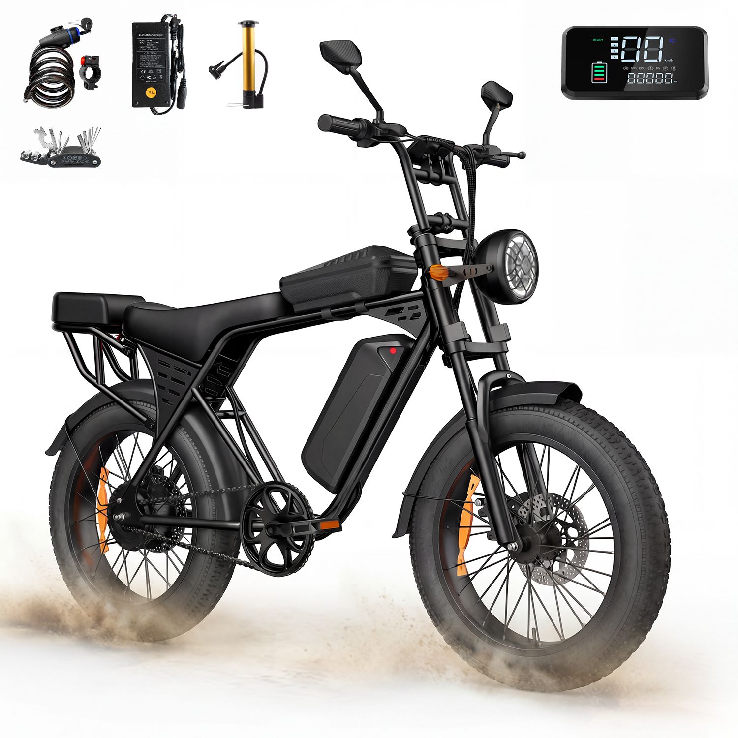 Zwarte elektrische fiets met oranje velgen, koplamp, bagagerek en accessoires. Digitaal display met batterij-informatie.