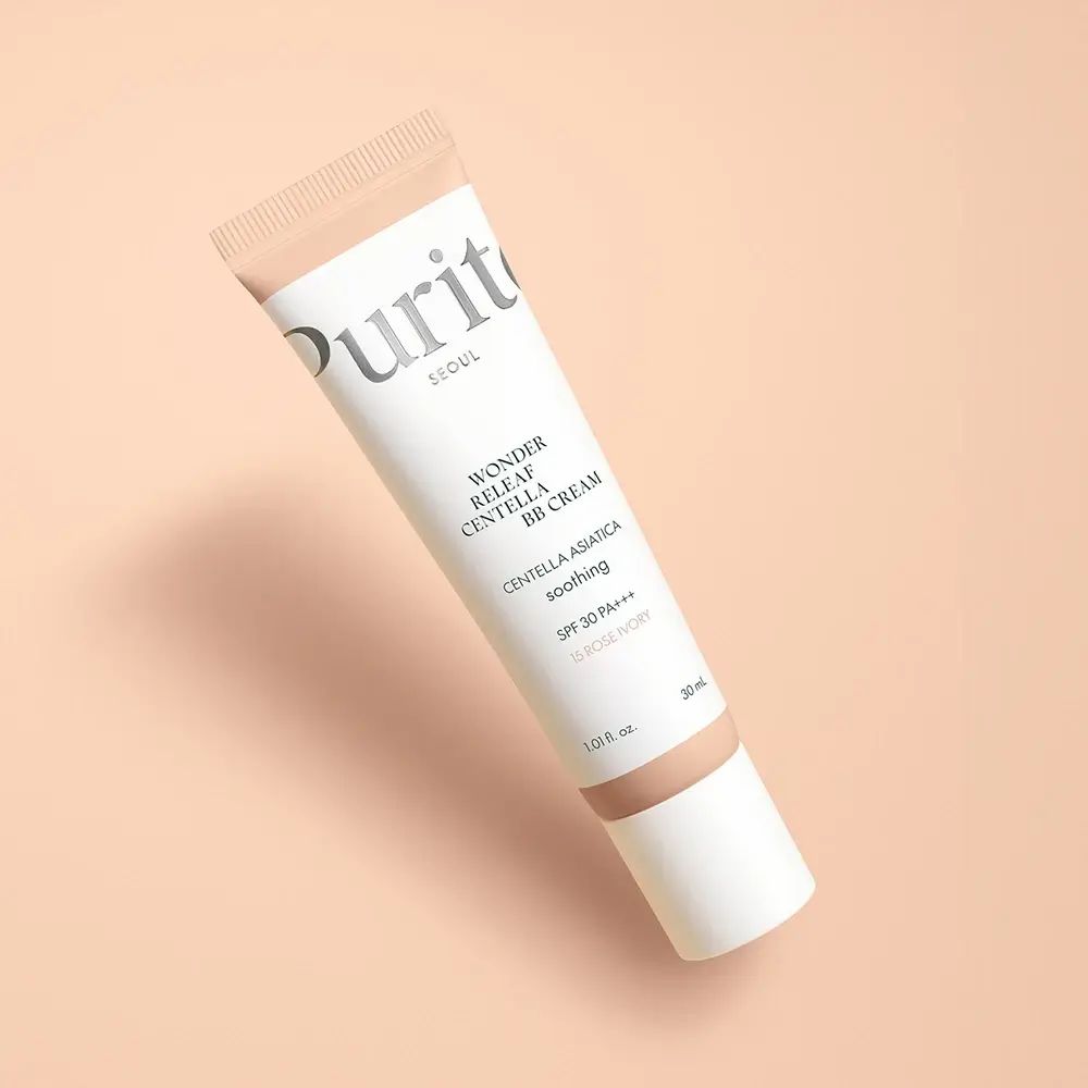 BB cream tube, schuin. Merk Purito, tekst: Wonder Releaf Centella BB Cream, SPF 30 PA+++, tint Rose Ivory.