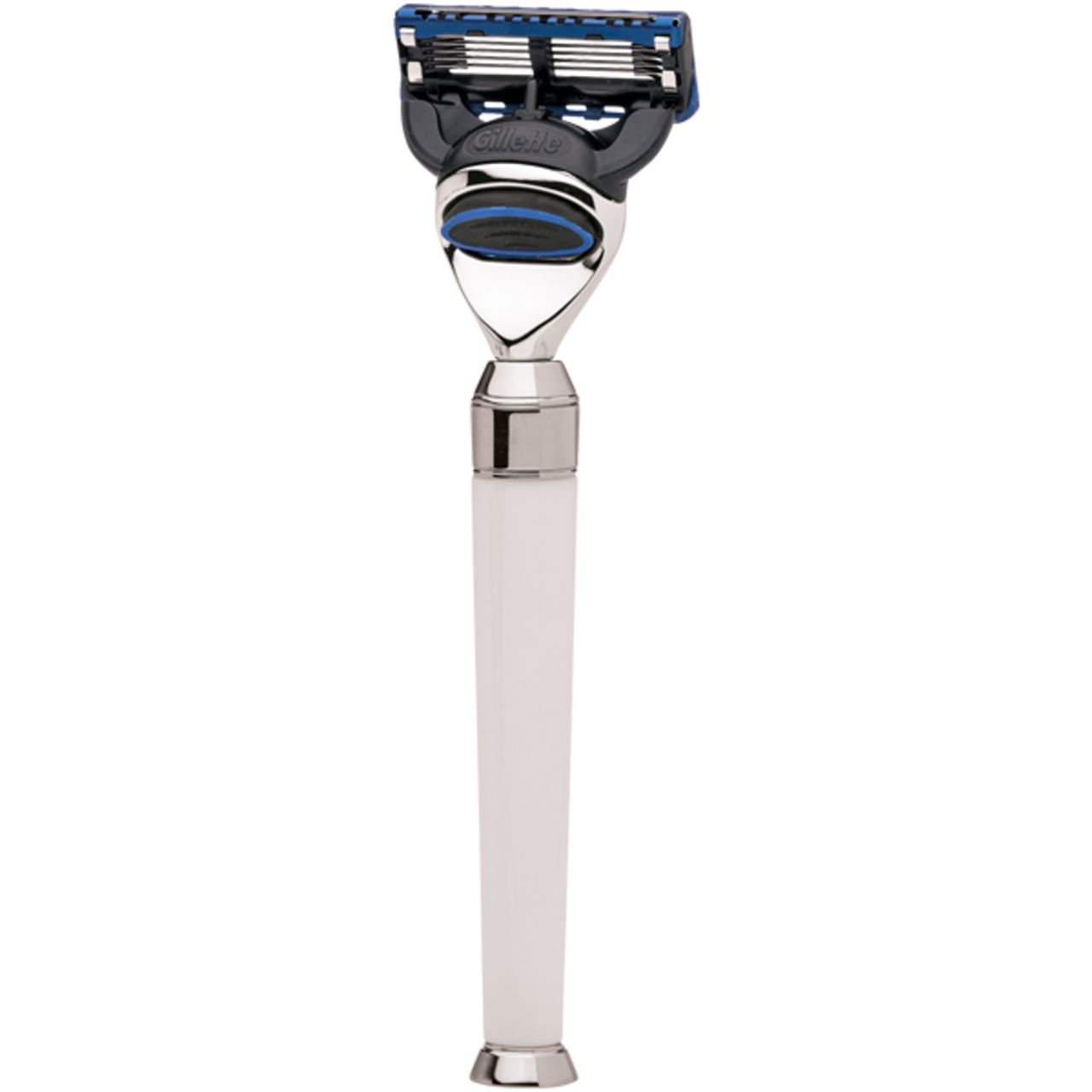 Rasoir Gillette Fusion avec manche blanc et accents argentés. Lames bleues et noires.