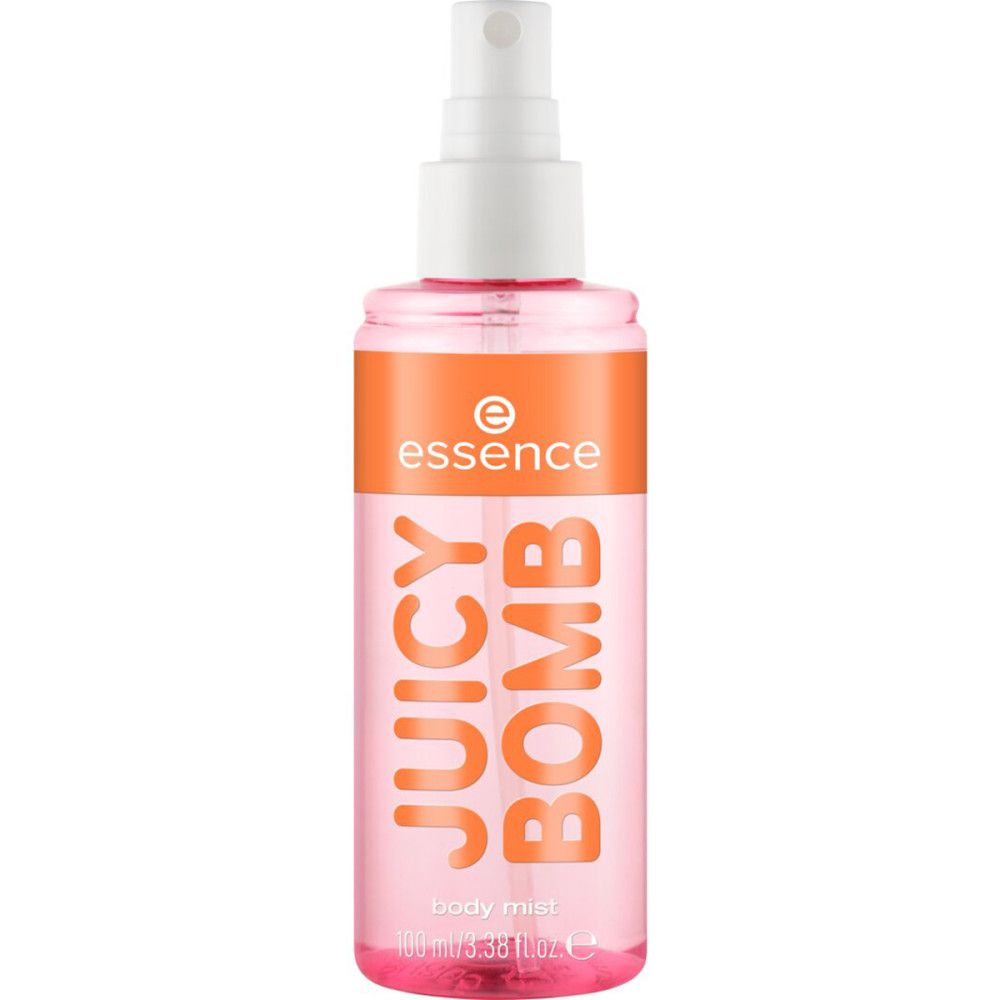 Body mist sprayfles. Oranje band met "essence" logo en "JUICY BOMB" tekst. Roze vloeistof zichtbaar.