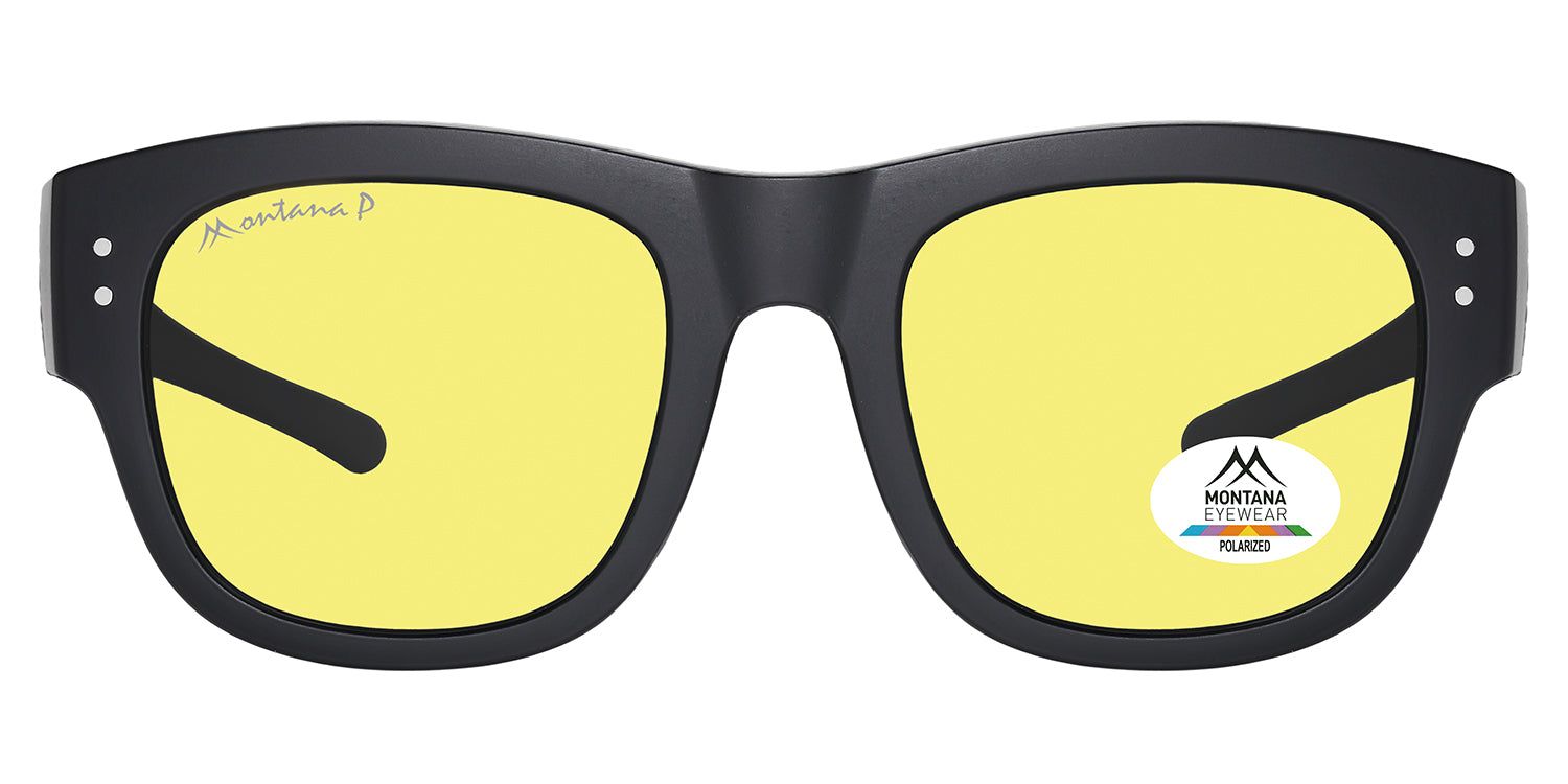 Zwarte Montana Eyewear Zaria zonnebril met gele glazen. Logo en polarisatie sticker. Rechthoekige vorm.