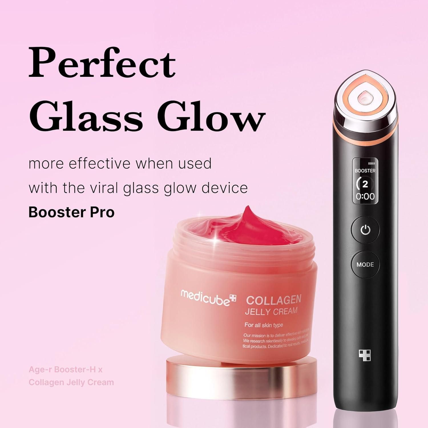 Product en apparaat. Opschrift: medicube, Collagen Jelly Cream. Zwart apparaat met display. Roze achtergrond.