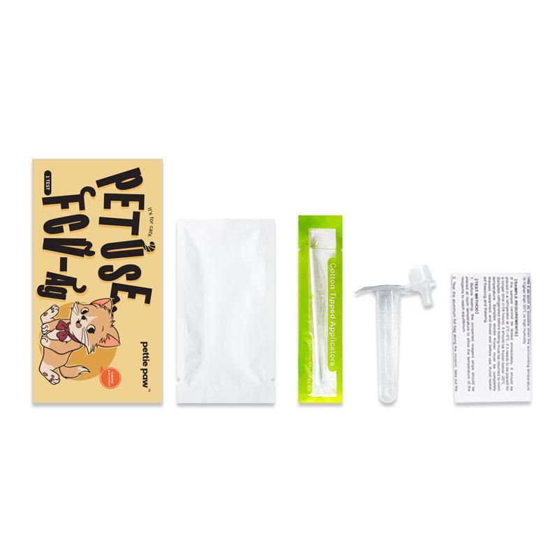 Testkit voor katten. Bevat zakje, applicator, buisje en instructies. Opschrift: PET USE FCV-Ag.