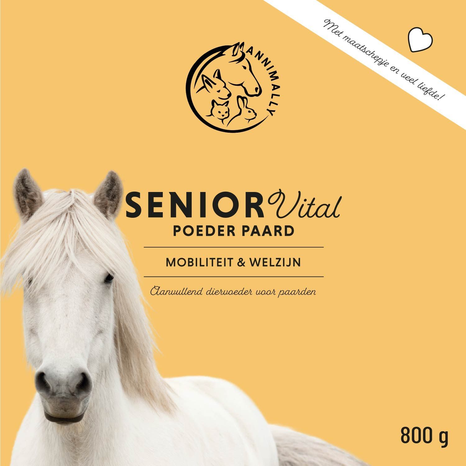 Gele achtergrond met tekst. Logo met paard, hond en konijn. Opschrift: Senior Vital. 800 g.
