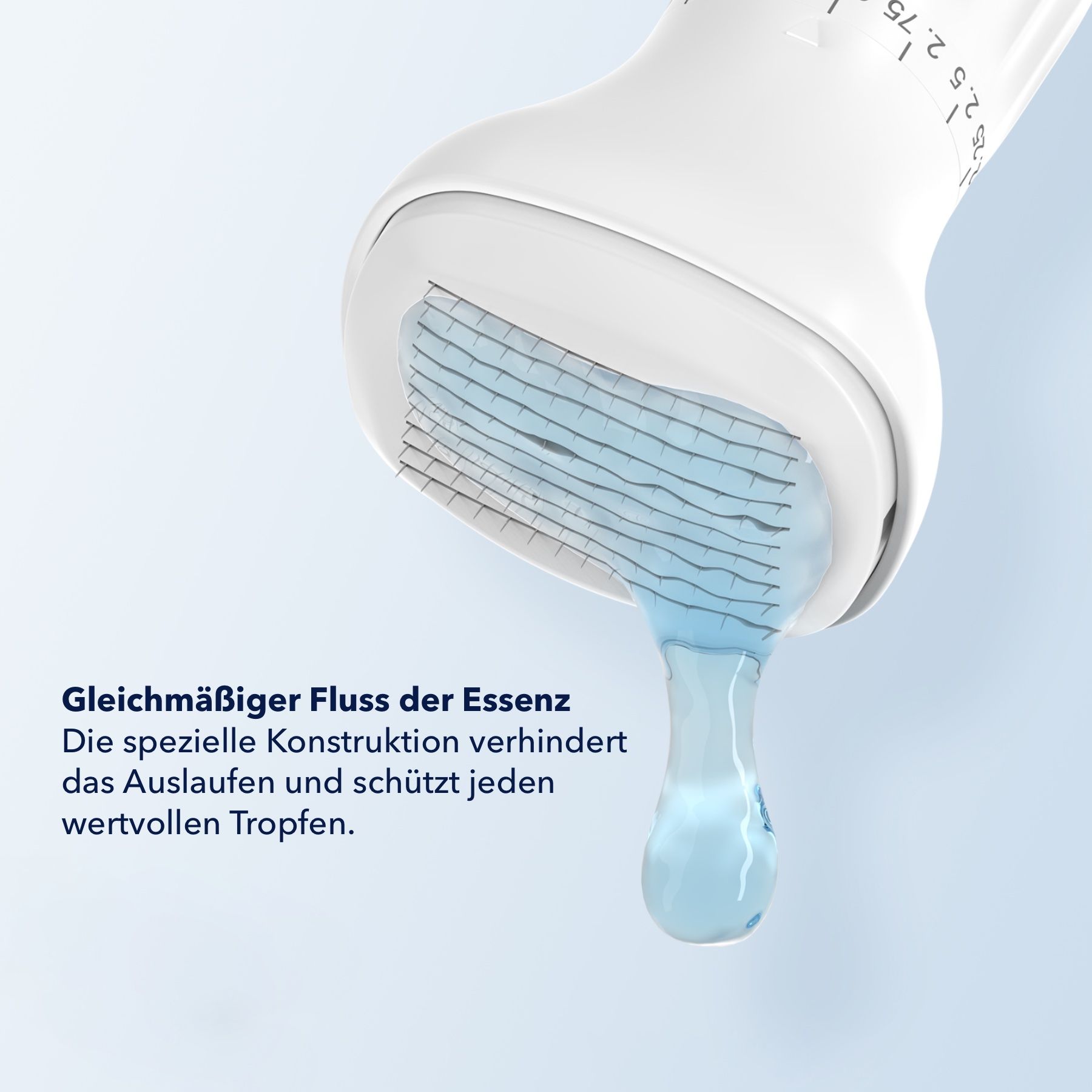 Close-up van de stempelkop. Vloeistof druppelt af. Speciale constructie voorkomt lekken. Beschermt elke druppel. Blauwe achtergrond.