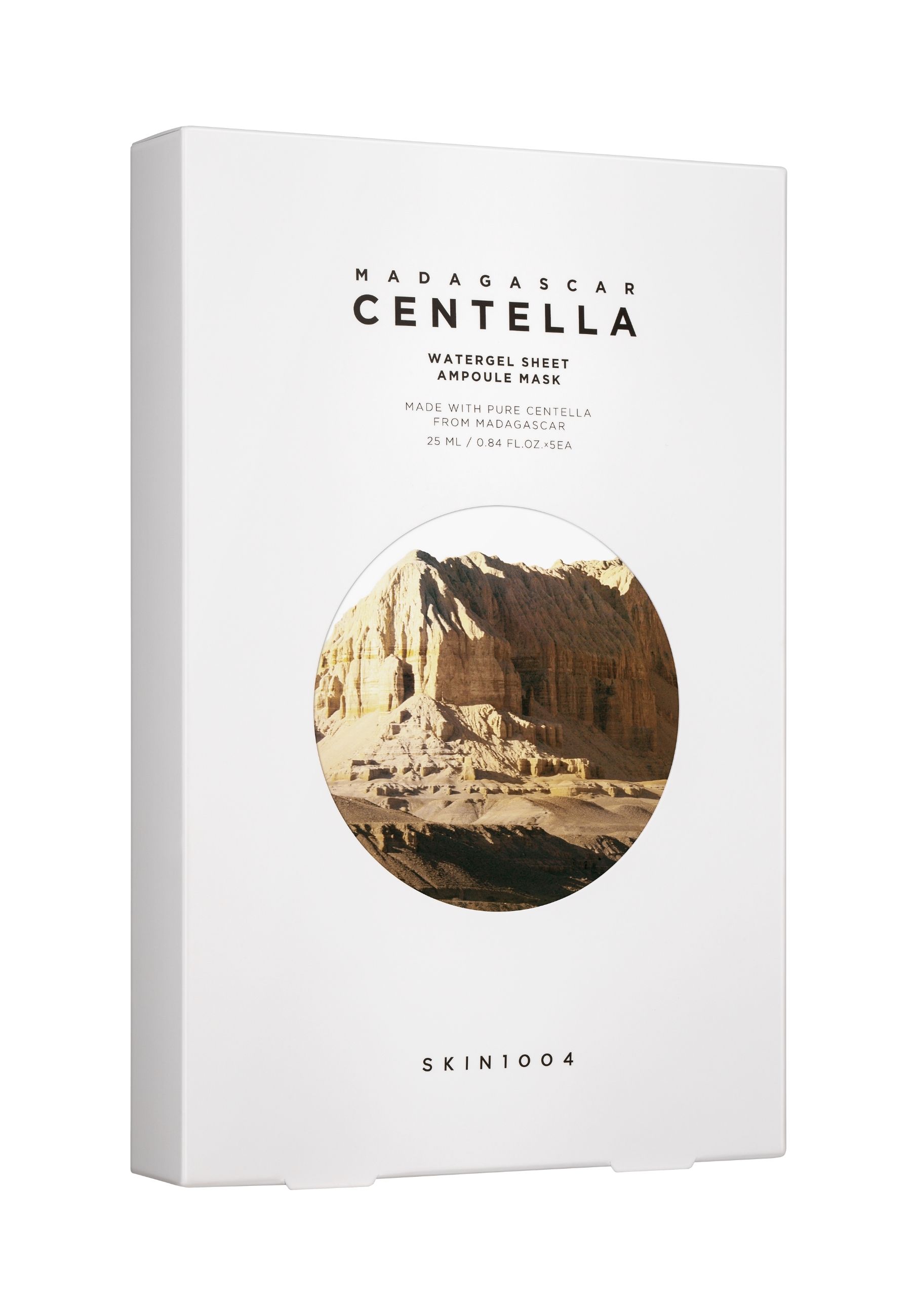 Emballage blanc avec nom du produit et image de paysage. Texte: Madagascar Centella Watergel Sheet Ampoule Mask.