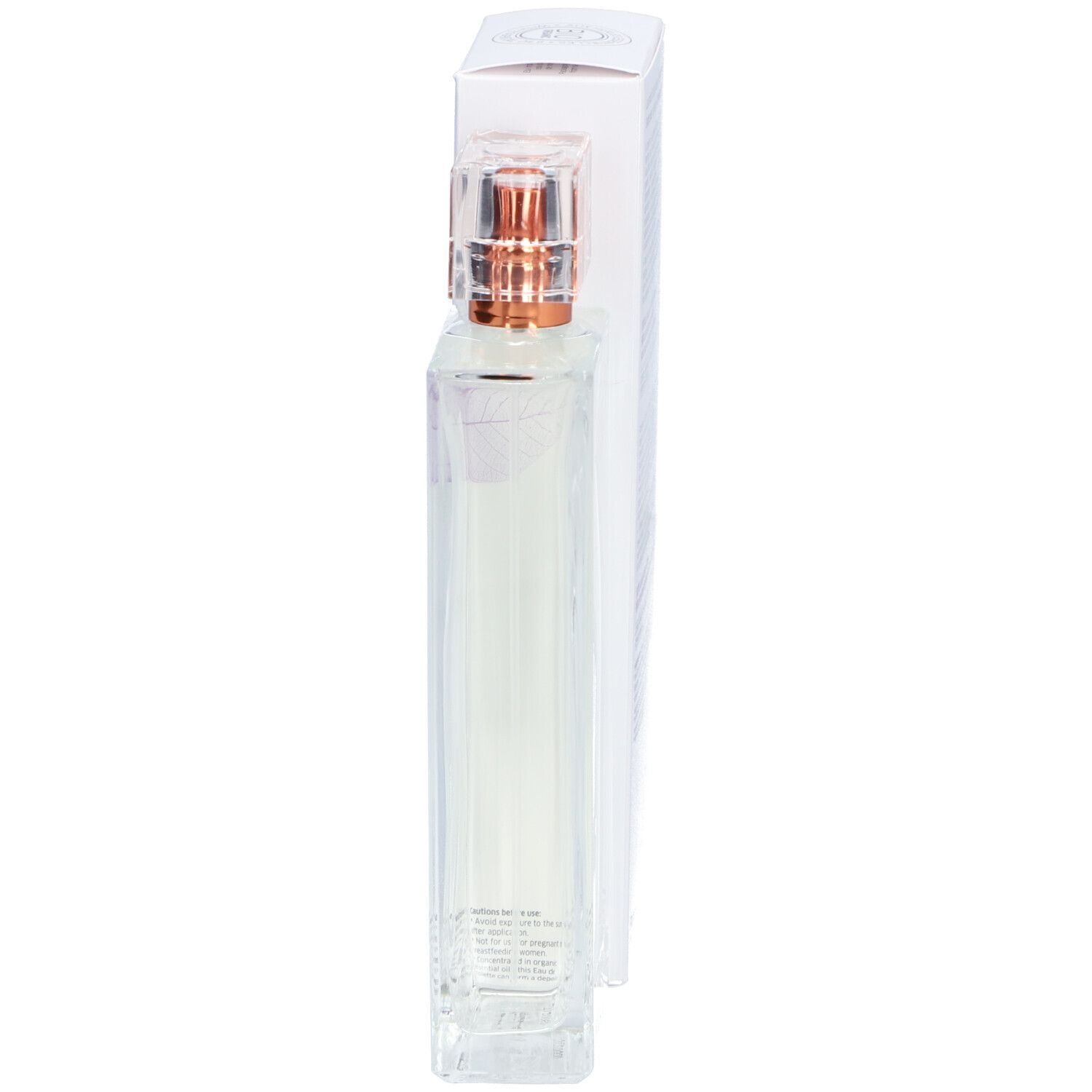 Flacon fin avec vaporisateur et emballage produit. Inscription : Lavande Envoûtante.
