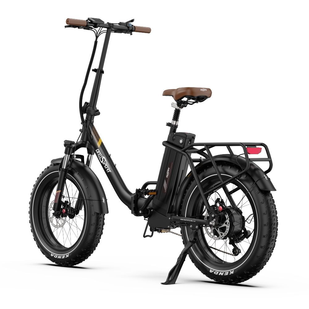 Vélo électrique pliable noir avec selle et guidon marron. Porte-bagages arrière.