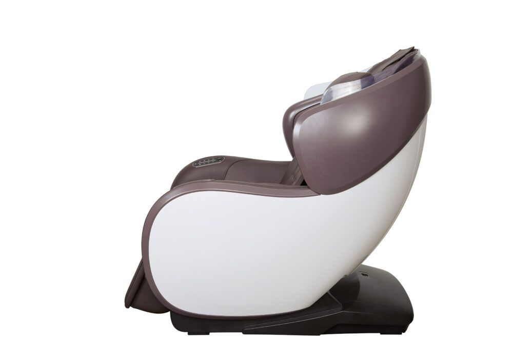 Fauteuil de massage en similicuir marron, coque blanche, accoudoirs, appui-tête, repose-pieds. Vue latérale.