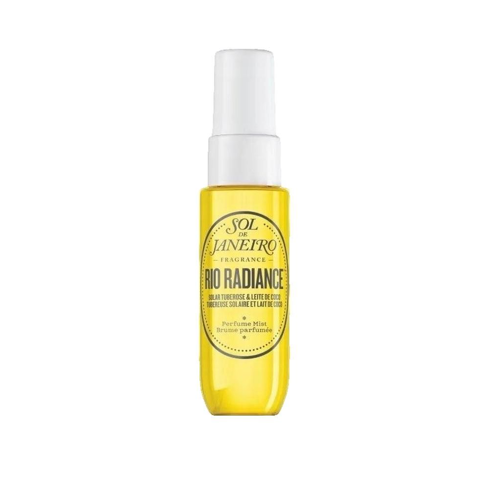 Flacon de parfum jaune avec bouchon blanc. Inscription: Sol de Janeiro Rio Radiance. Brume parfumée.
