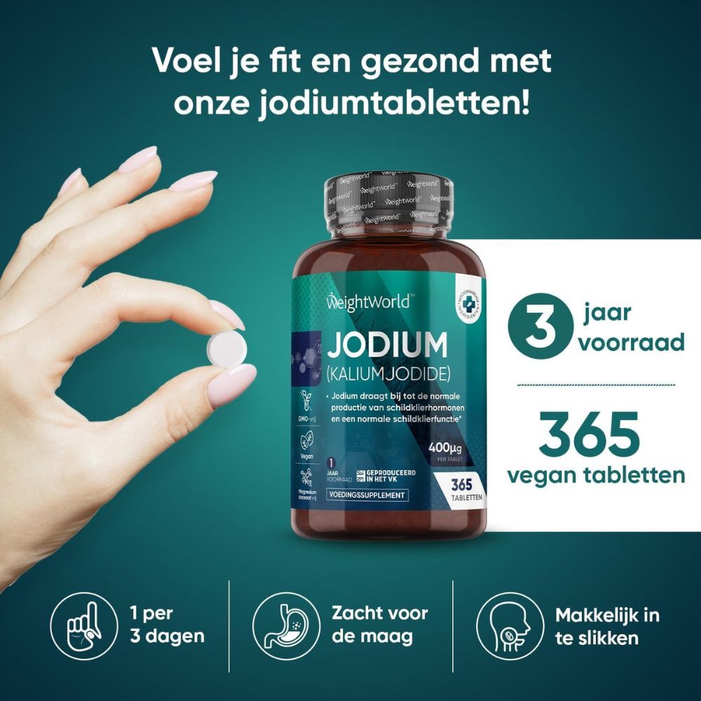 Hand houdt tablet vast. Fles met tabletten. Tekst: Voel je fit en gezond met onze jodiumtabletten! 365 vegan tabletten.