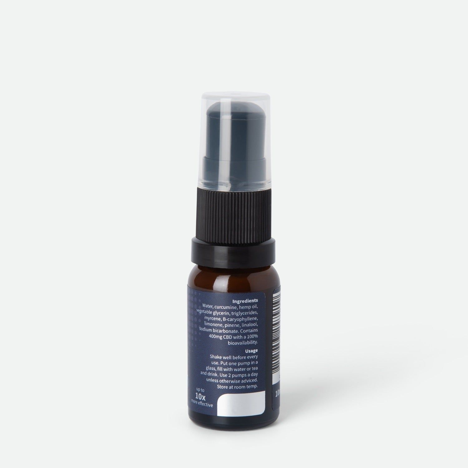 Flacon brun avec vaporisateur noir. Dos avec texte et ingrédients. Écriture blanche sur fond bleu.