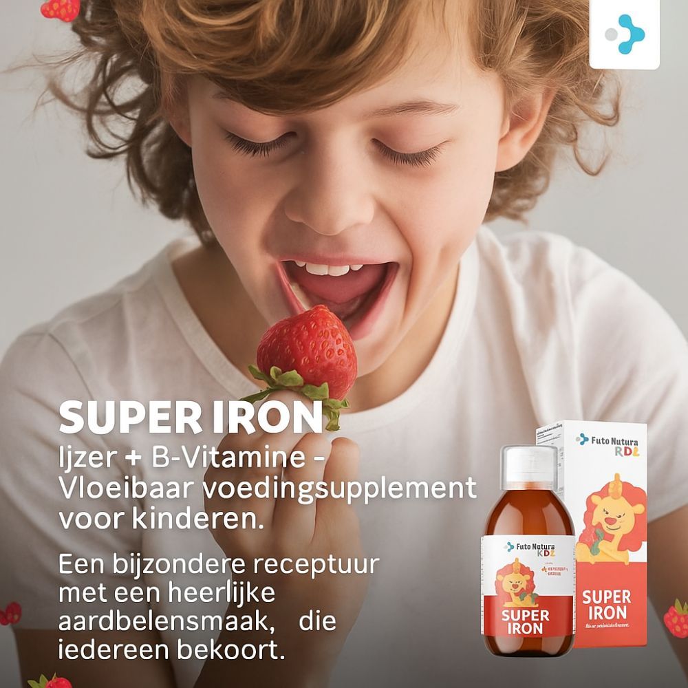 Kind eet aardbei. Fles en verpakking FutuNatura Kids Super Iron.