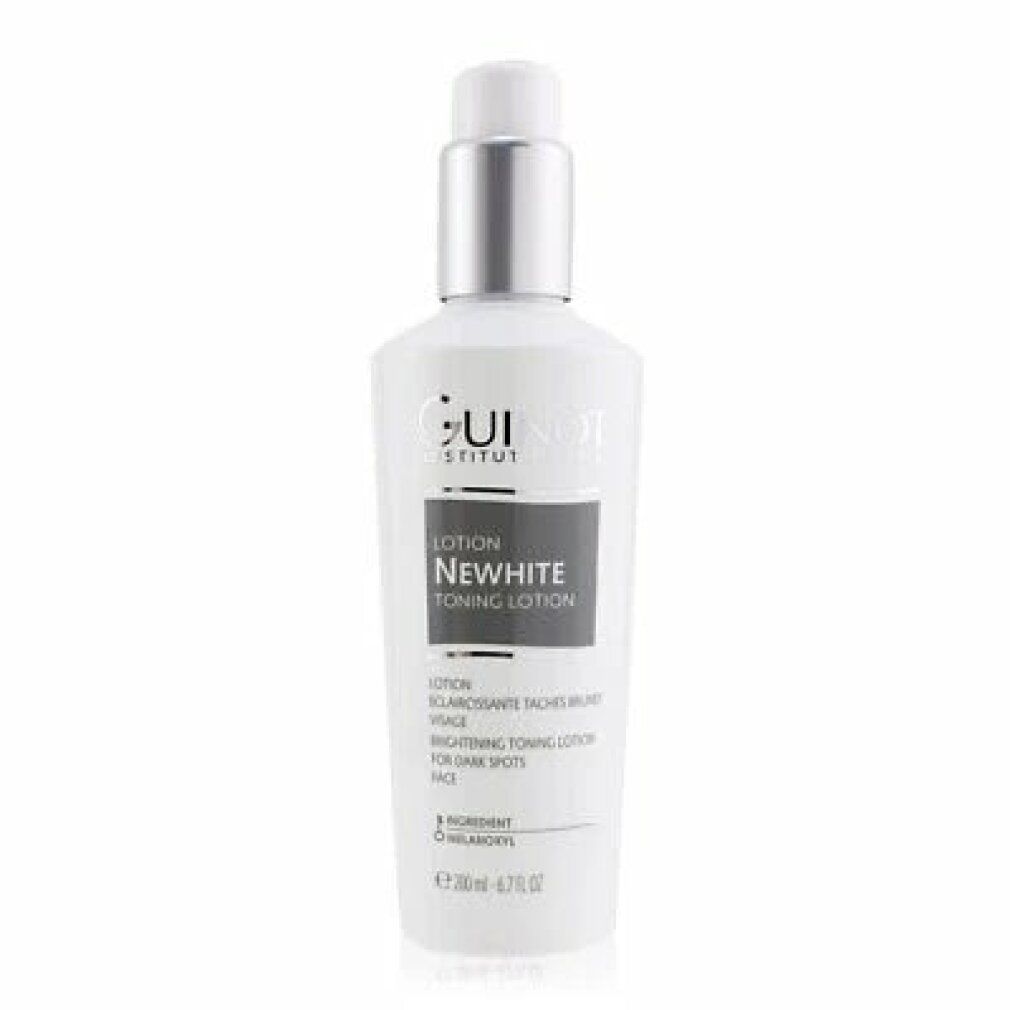 Witte fles met pomp. Opschrift NEWWHITE, LOTION TONING LOTION, voor donkere vlekken. Merk Guinot.