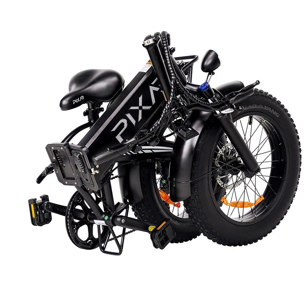 Gevouwen elektrische fiets. Zwarte kleur, brede banden. PIXAR-logo zichtbaar. Compacte vorm.