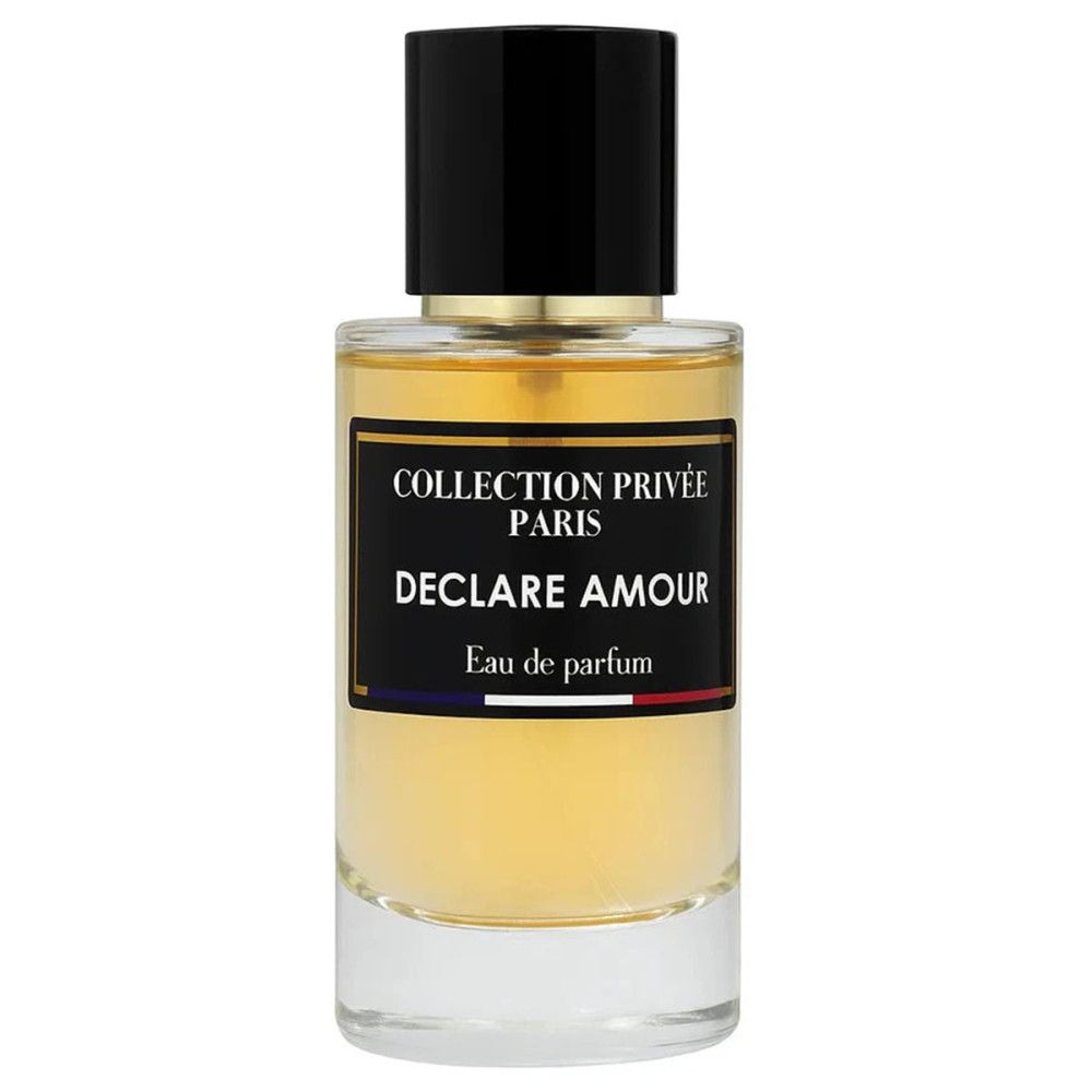 Parfumfles met zwarte dop. Opschrift: Collection Privée Paris, Declare Amour, Eau de parfum. Franse vlag.