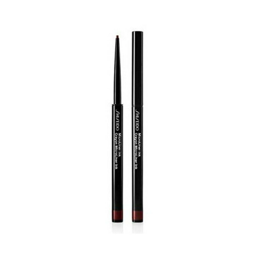 SHISEIDO Eye Microliner Ink 03. Crayon noir avec mine rouge. Nom du produit et marque sur le crayon.