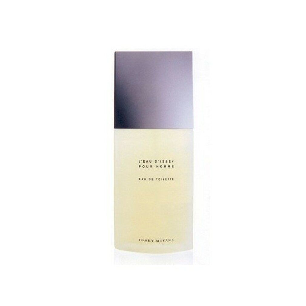 Rechthoekige flacon met zilveren dop. Opschrift: L'EAU D'ISSEY POUR HOMME, Eau de Toilette, ISSEY MIYAKE.