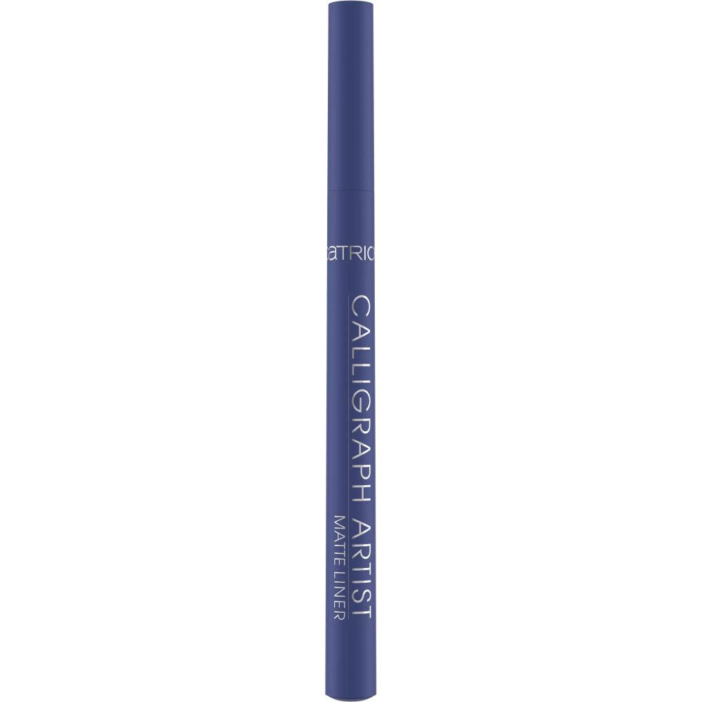 Eyeliner bleu. Inscription: CALLIGRAPH ARTIST MATTE LINER. Marque: CATRICE. En forme de stylo.