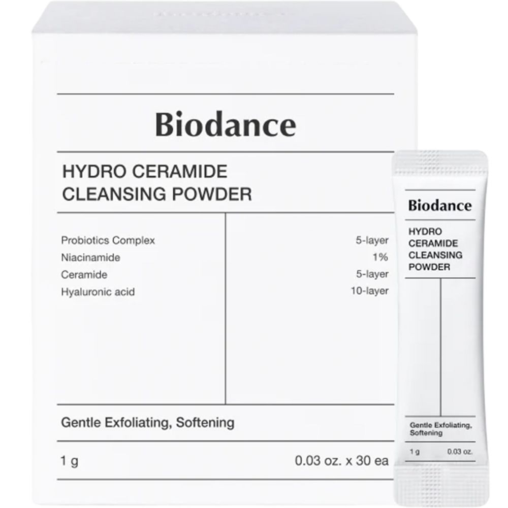 Emballage et sachet individuel de poudre nettoyante. Inscription : Biodance Hydro Ceramide Cleansing Powder.