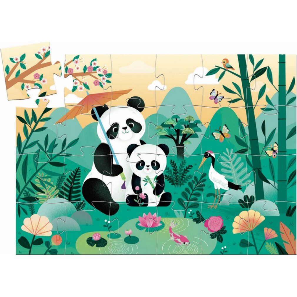 Puzzle Panda de 24 pièces. Scène avec pandas, bambous, fleurs et animaux. Quelques pièces à côté.