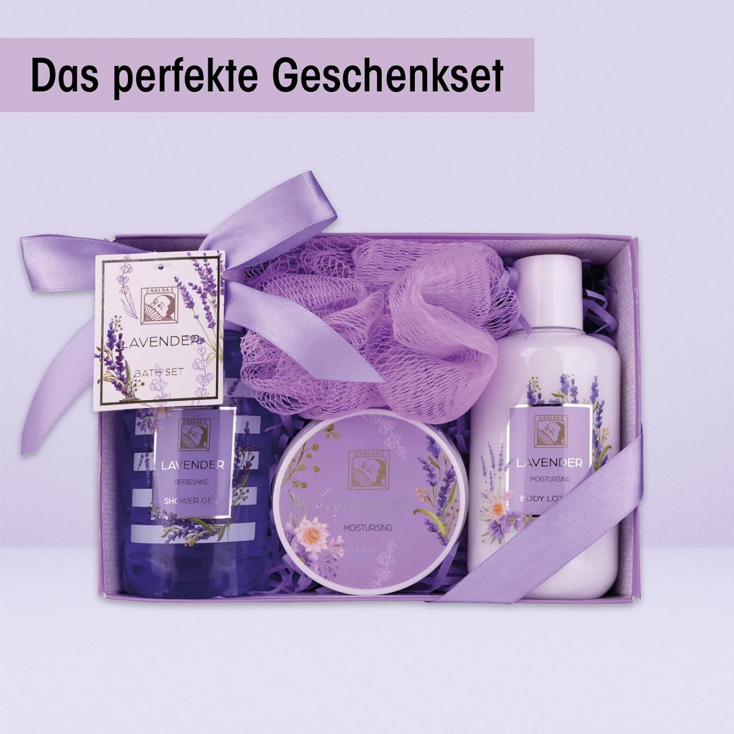 Coffret cadeau de douche à la lavande. Contient gel douche, lotion pour le corps, éponge et crème. Ruban et étiquette violets.