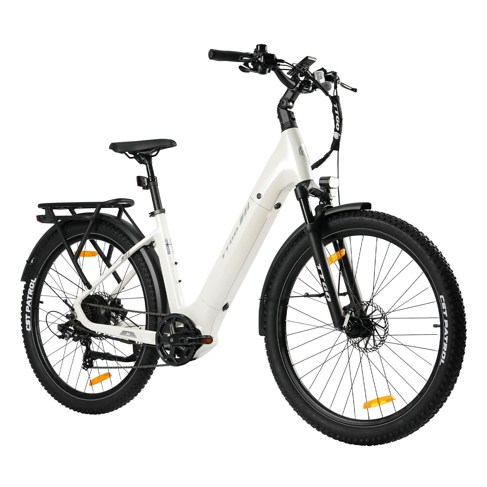Vélo électrique blanc avec pneus noirs. Porte-bagages, garde-boue et freins à disque hydrauliques. Détails noirs.